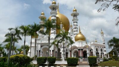 Daftar Masjid Unik dan Terkenal yang Wajib Dikunjungi di Malaysia
