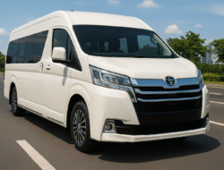 Tips Memilih Jasa Sewa Hiace Premio Luxury Jakarta–Malang yang Terpercaya